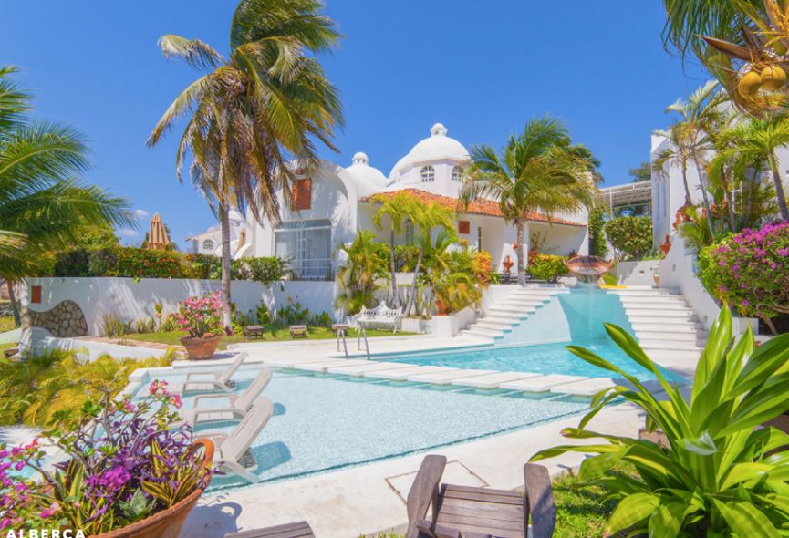 Hotel boutique frente al mar 17 habitaciones, vistas al mar y la monta&ntilde;a, en venta, Huatulco.