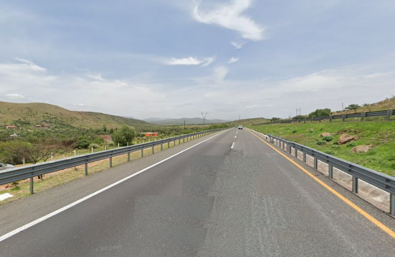 7 Hectareas de Predio r&uacute;stico cerril, sobre carretera, 450 pesos por m2, carretera 57, San Luis Poto