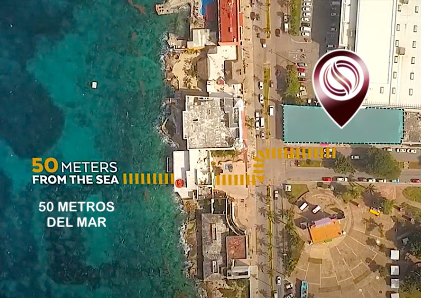 Local comercial sobre el Malec&oacute;n de Cozumel, a 50 metros del mar, sobre avenida comercial, pre-const