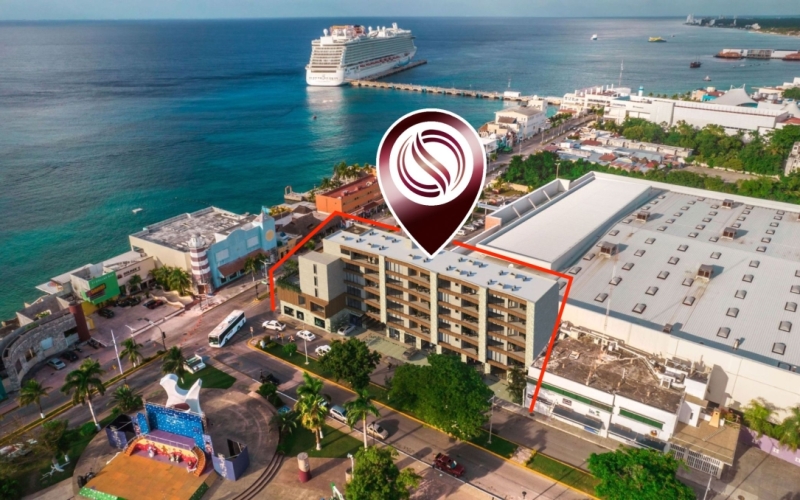 Local comercial sobre el Malec&oacute;n de Cozumel, a 50 metros del mar, sobre avenida comercial, pre-const