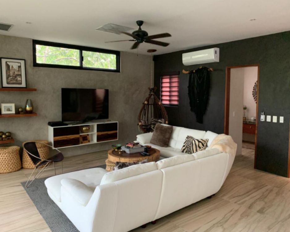 Edificio en esquina, uso de suelo mixto, con restaurante (patente para alcohol) y 3 departamentos, e