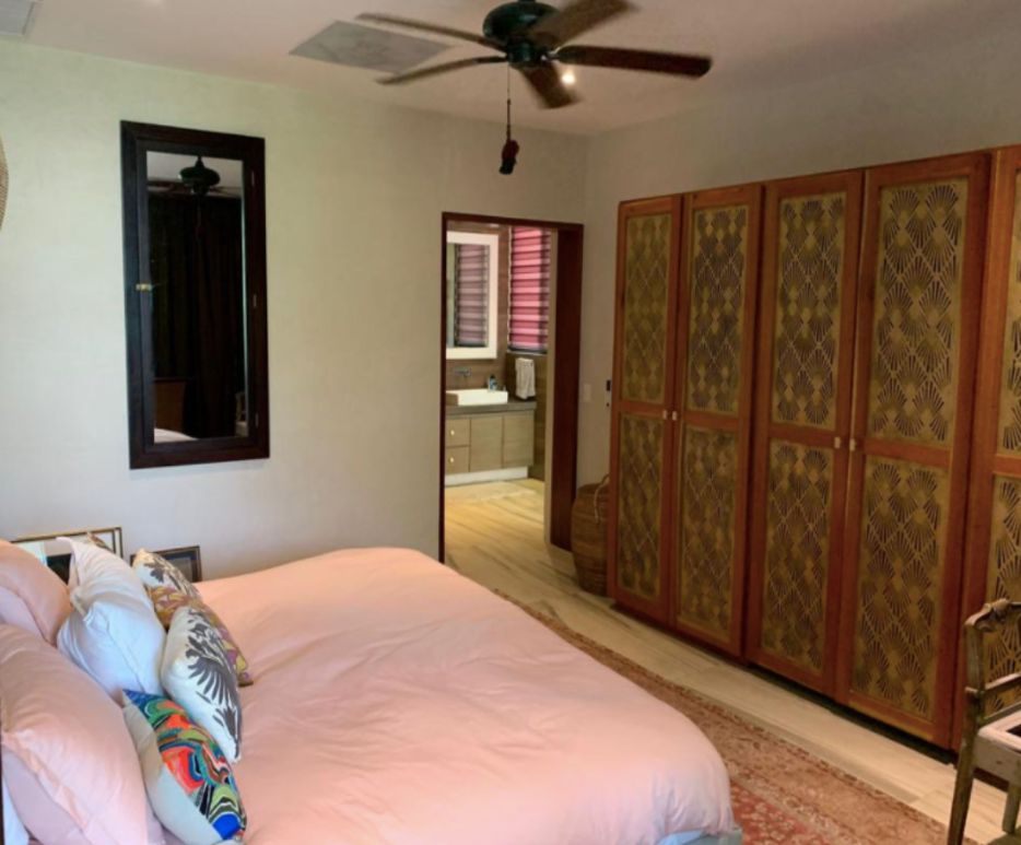 Edificio en esquina, uso de suelo mixto, con restaurante (patente para alcohol) y 3 departamentos, e