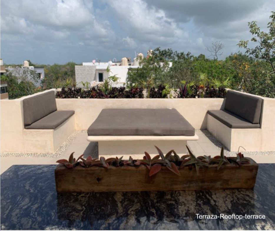 Edificio en esquina, uso de suelo mixto, con restaurante (patente para alcohol) y 3 departamentos, e