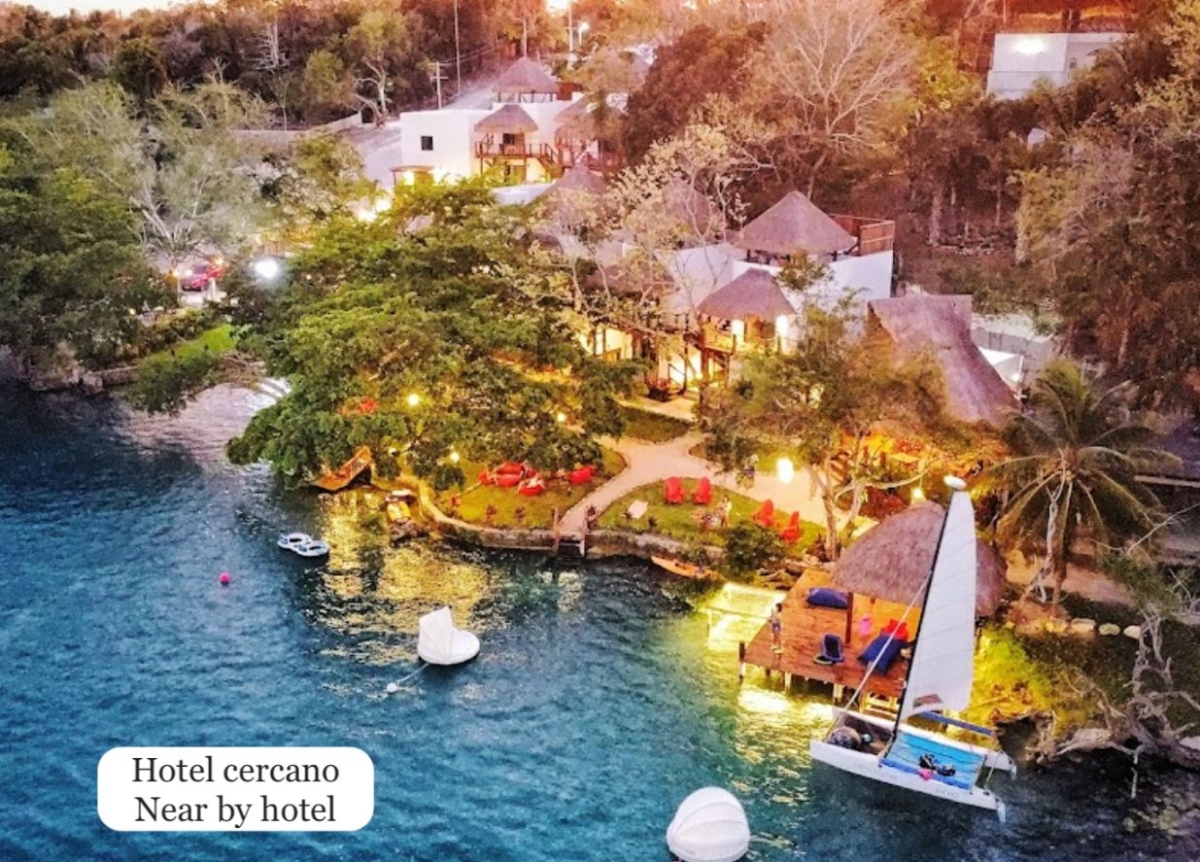 13 Hect&aacute;reas frente a la laguna en venta Bacalar, 8 cuartos por hect&aacute;rea, venta.
