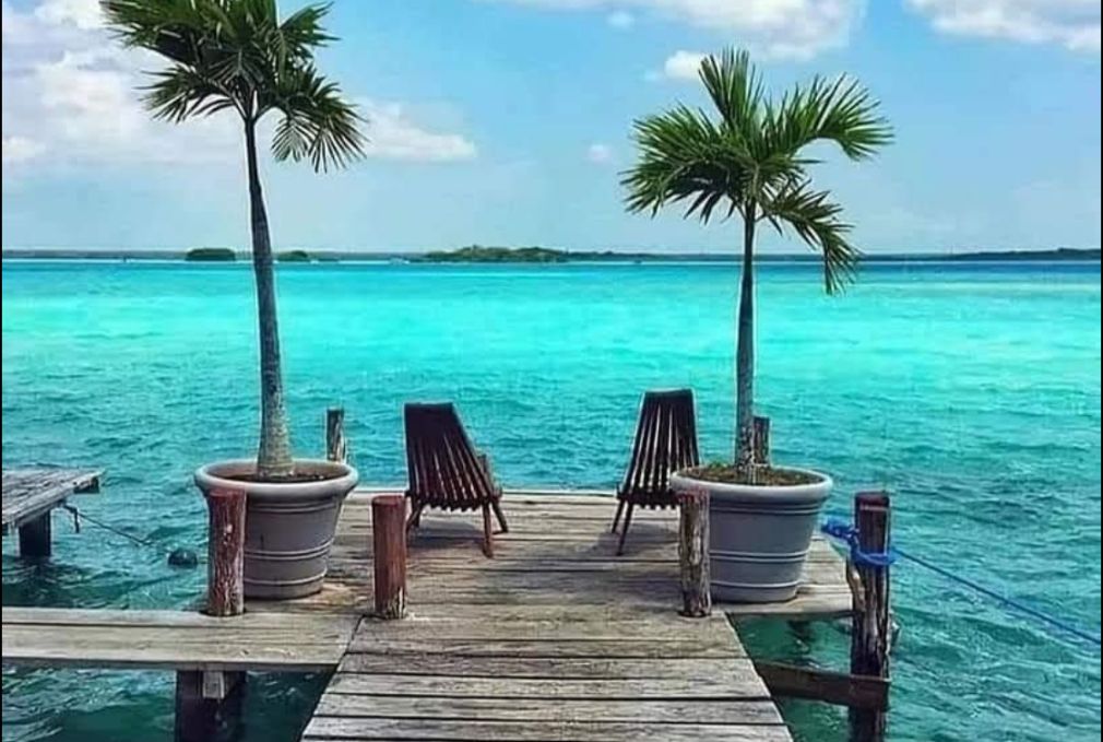 26 Hect&aacute;reas frente a la laguna en venta Bacalar, 8 cuartos por hect&aacute;rea, venta.