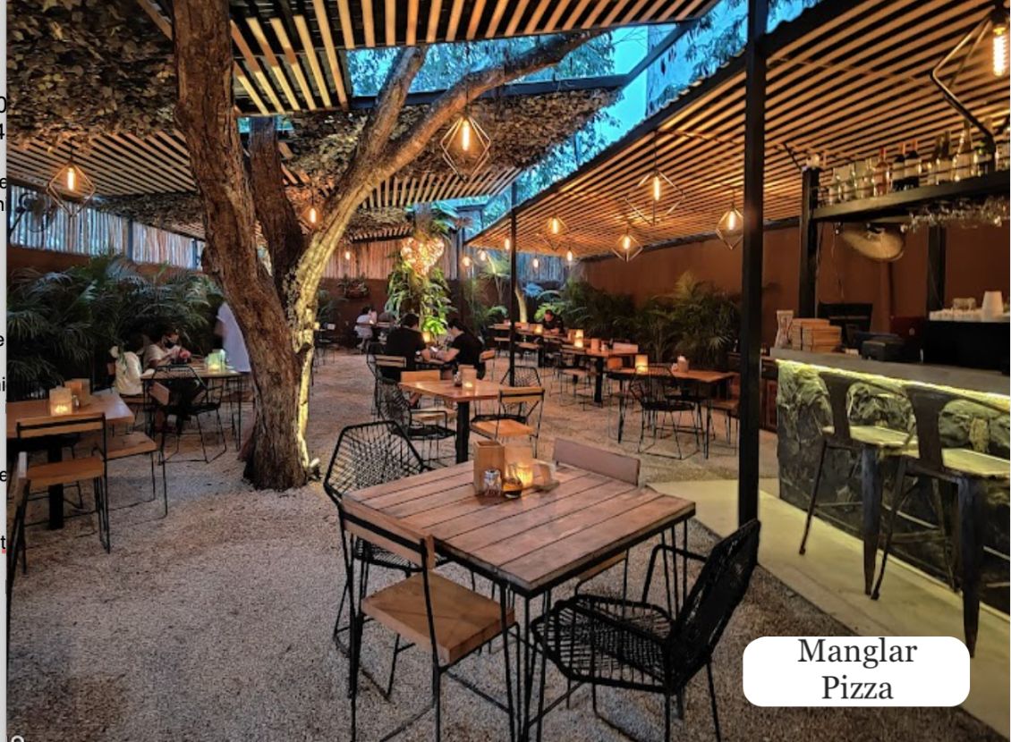 Terreno con uso de suelo mixto (comercial y residencial), luz subterr&aacute;nea, calle pavimentada, cerca