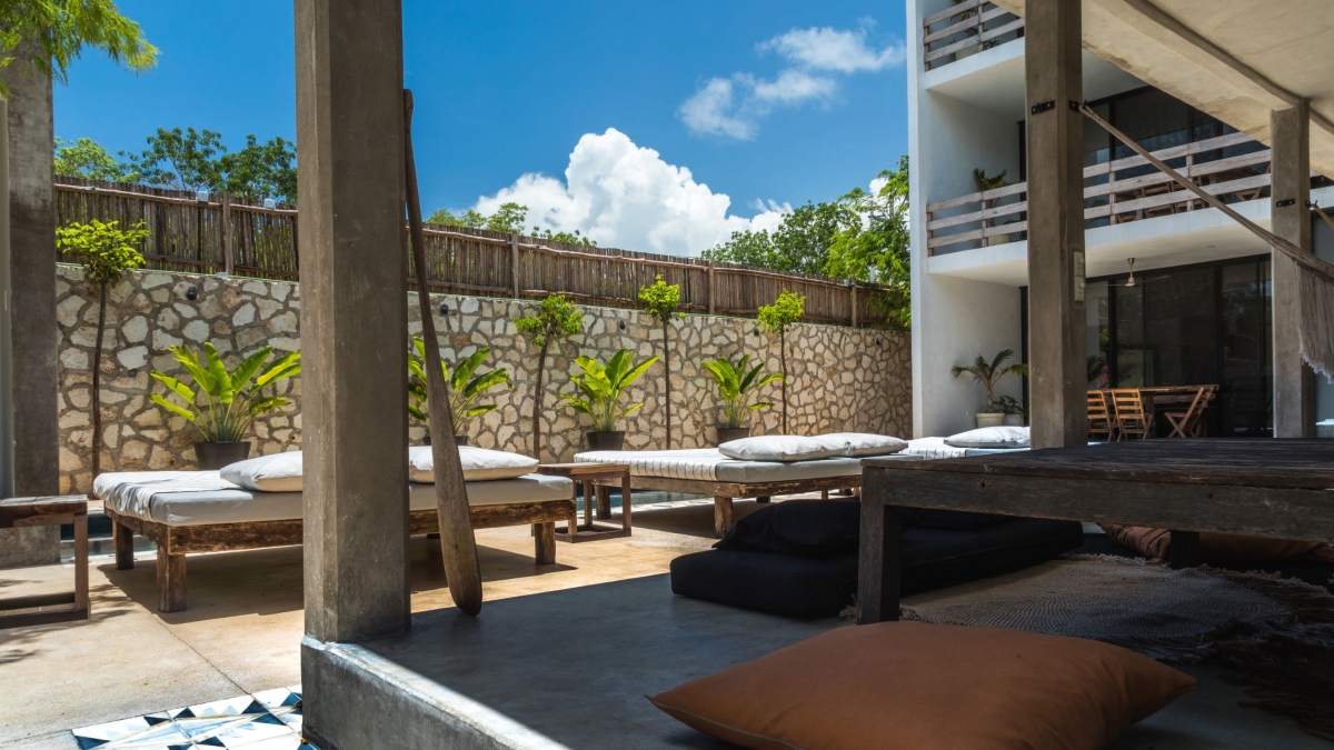 Edificio de 6 departamentos, 12 habitaciones, en pre-construccion, venta Tulum. 4,6 km de la zona ho