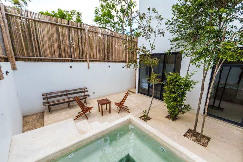 Edificio de 6 departamentos, 12 habitaciones, en pre-construccion, venta Tulum. 4,6 km de la zona ho