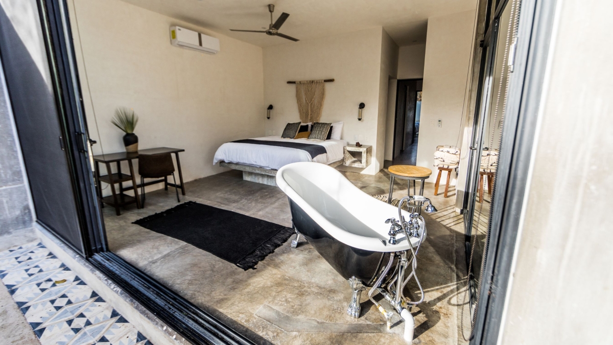 Edificio de 6 departamentos, 12 habitaciones, en pre-construccion, venta Tulum. 4,6 km de la zona ho