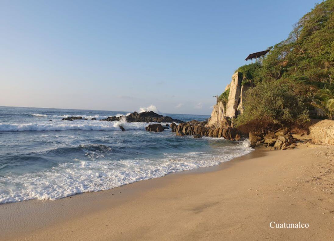 Terreno para desarrollador a 9 minutos de Playa Cuatunalco, 15 minutos del Aeropuerto de Huatulco.