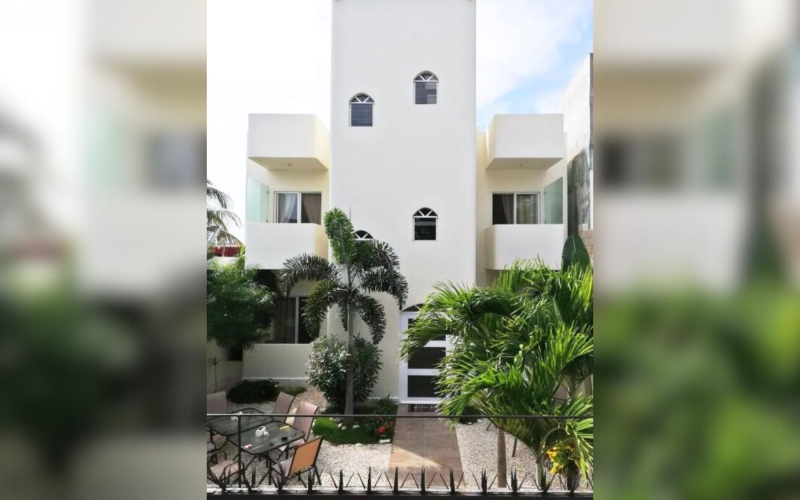 Hotel en operaci&oacute;n, a unos minutos de la playa, en venta Playa del Carmen.
