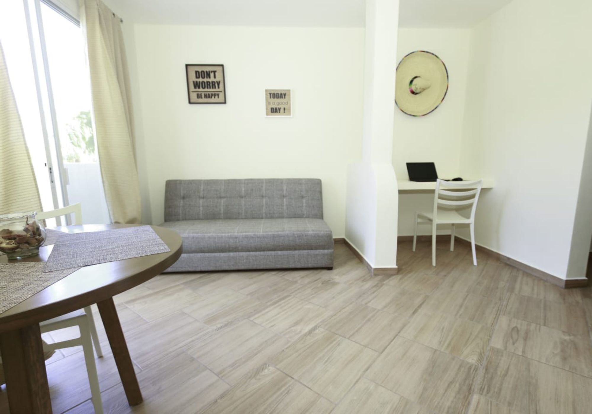 Hotel en operaci&oacute;n, a unos minutos de la playa, en venta Playa del Carmen.