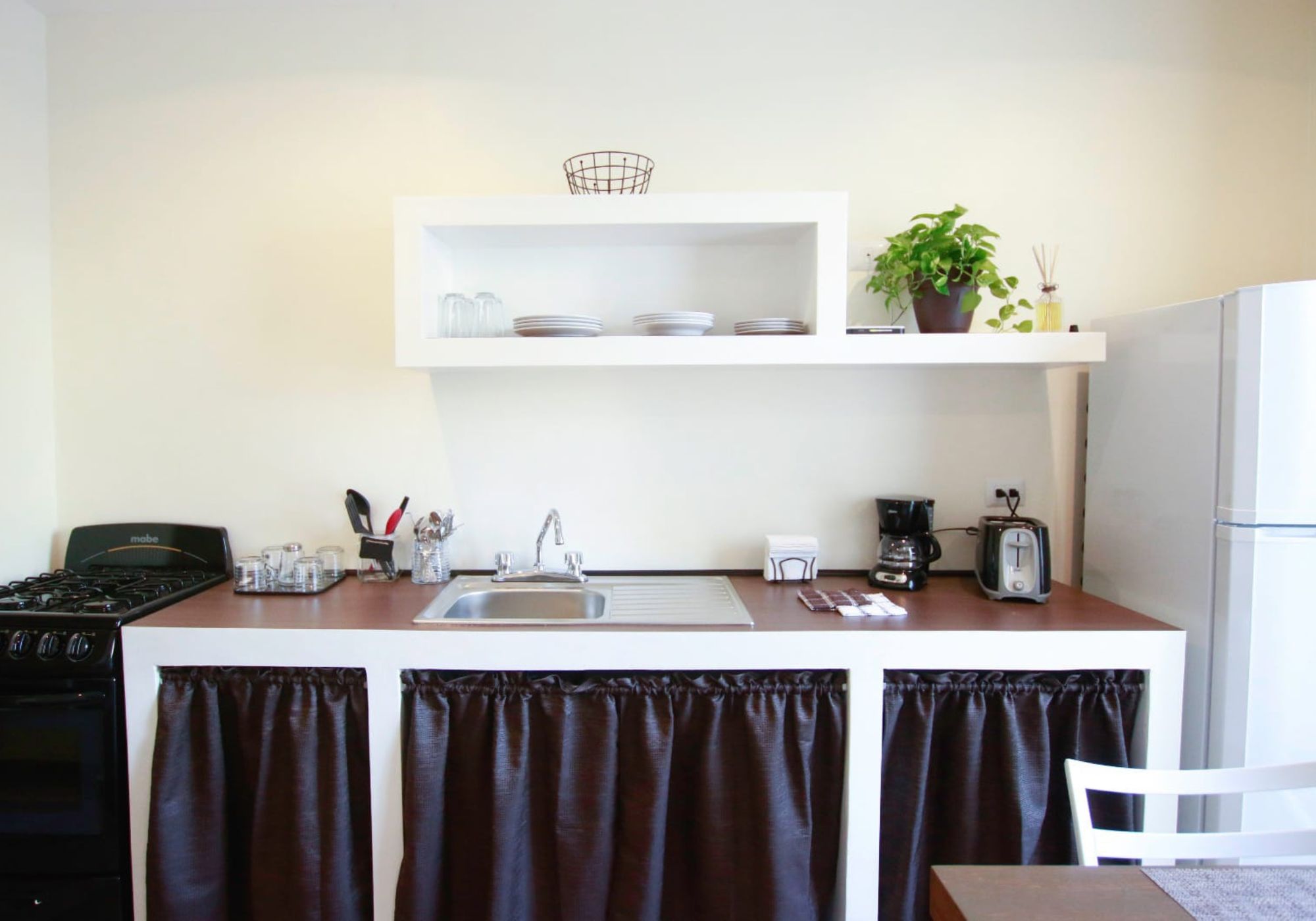 Hotel en operaci&oacute;n, a unos minutos de la playa, en venta Playa del Carmen.