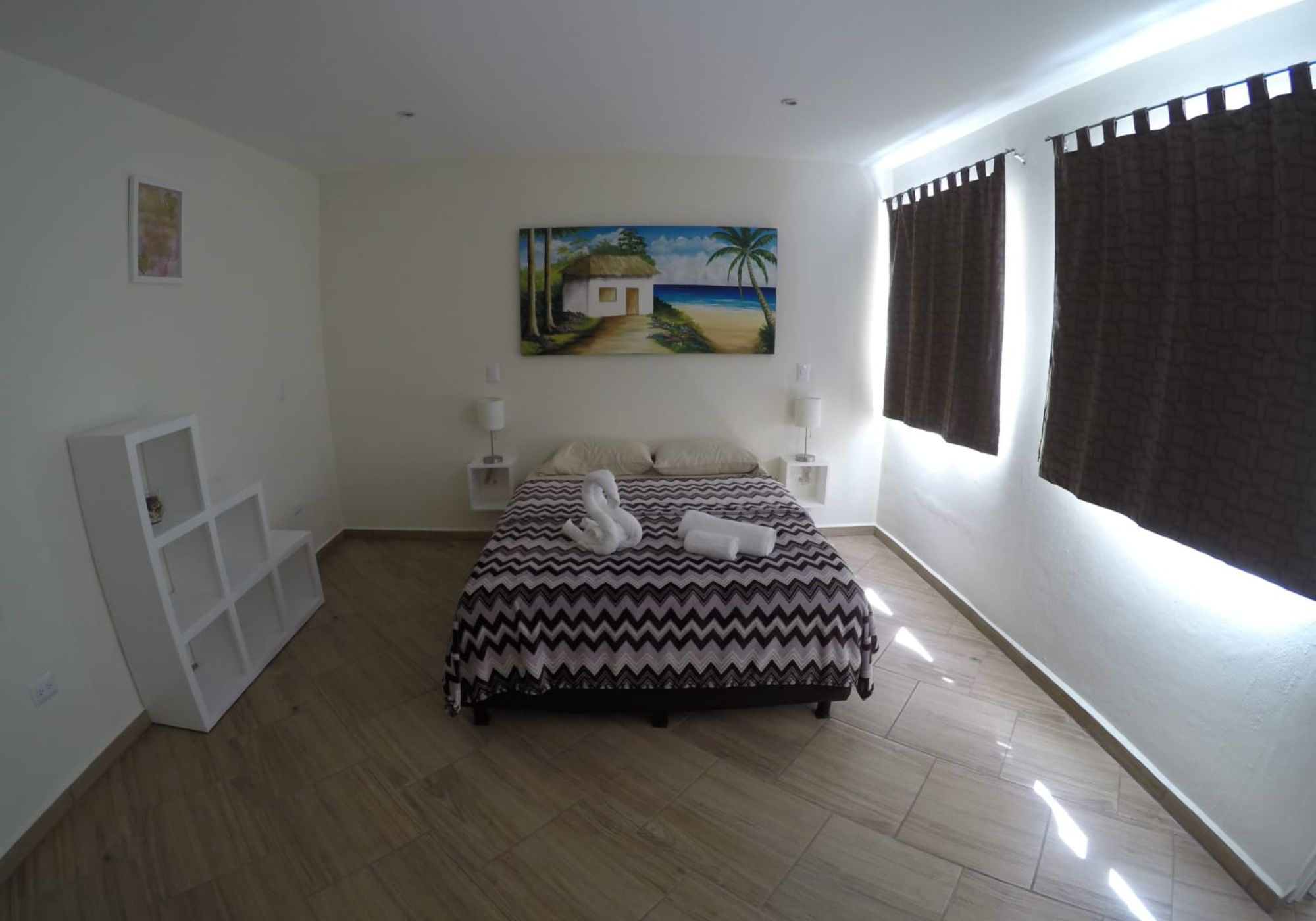 Hotel en operaci&oacute;n, a unos minutos de la playa, en venta Playa del Carmen.