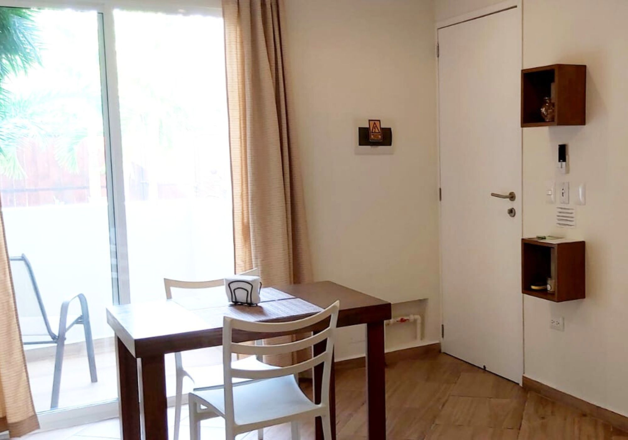 Hotel en operaci&oacute;n, a unos minutos de la playa, en venta Playa del Carmen.