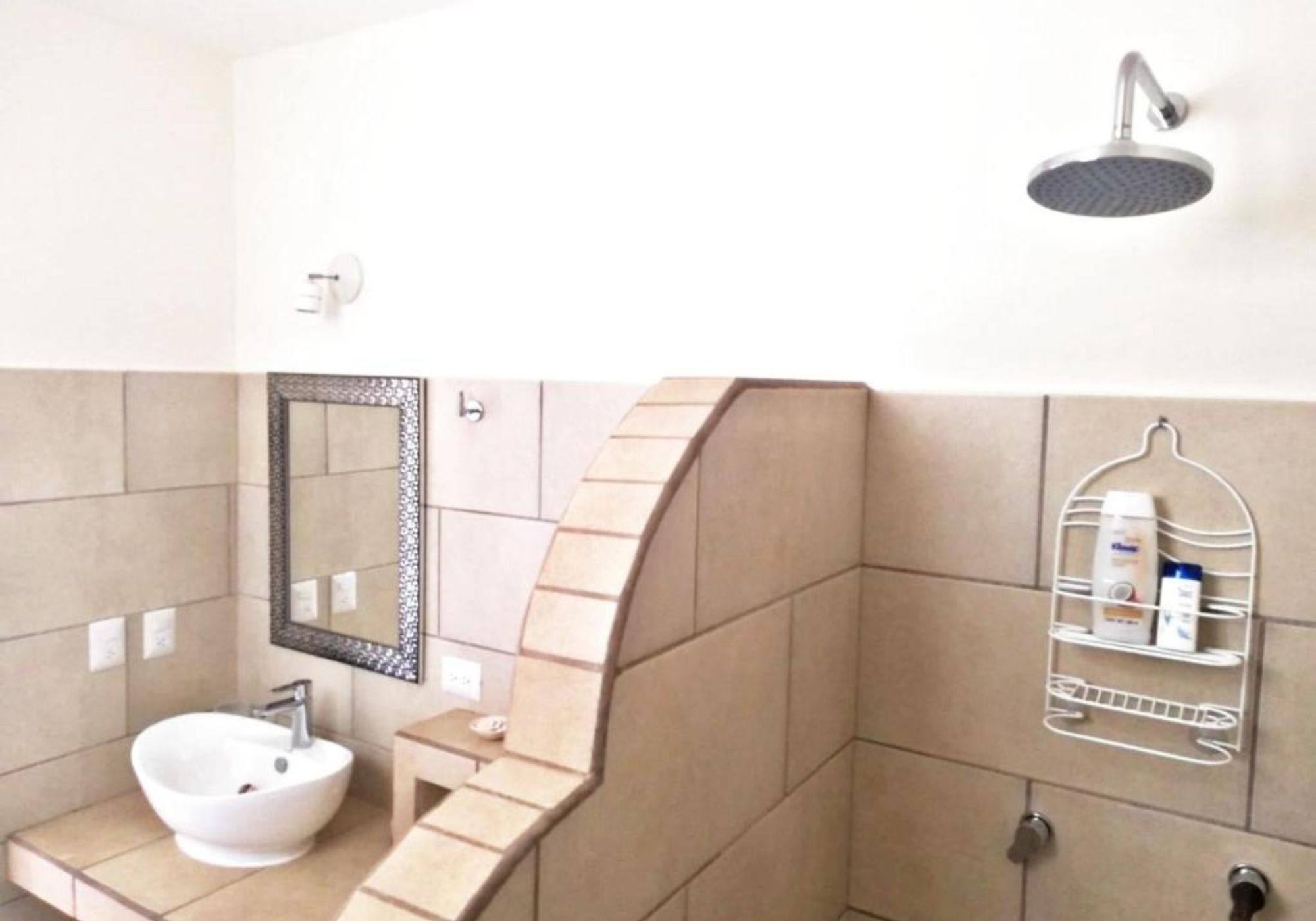 Hotel en operaci&oacute;n, a unos minutos de la playa, en venta Playa del Carmen.