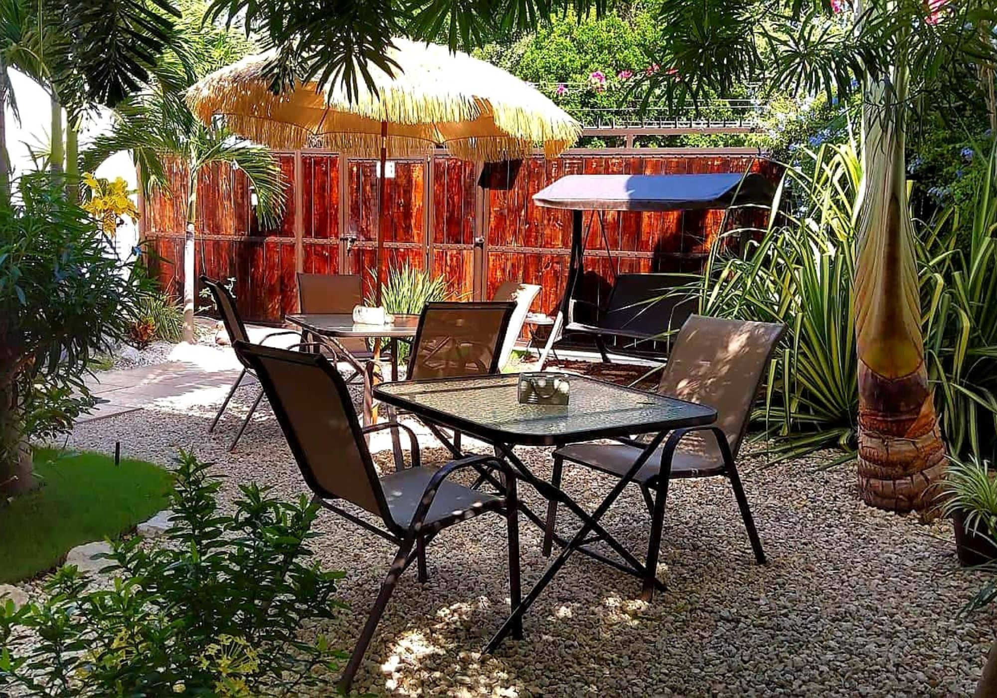 Hotel en operaci&oacute;n, a unos minutos de la playa, en venta Playa del Carmen.