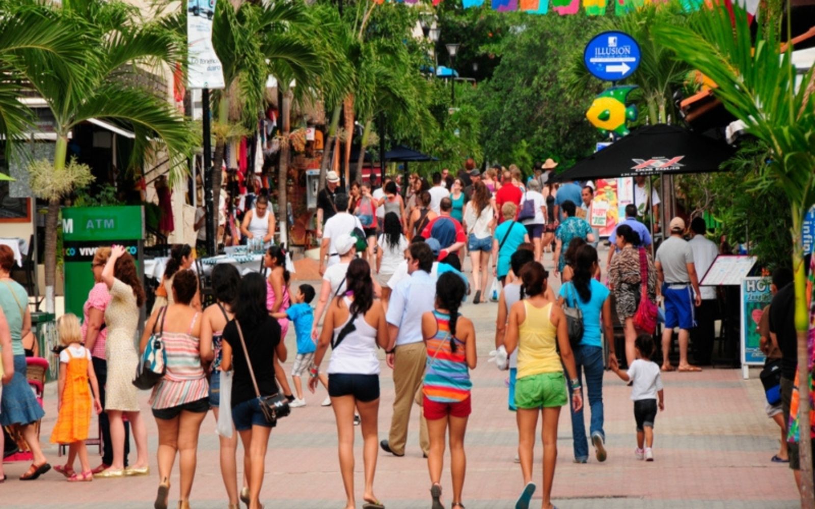 Hotel en operaci&oacute;n, a unos minutos de la playa, en venta Playa del Carmen.