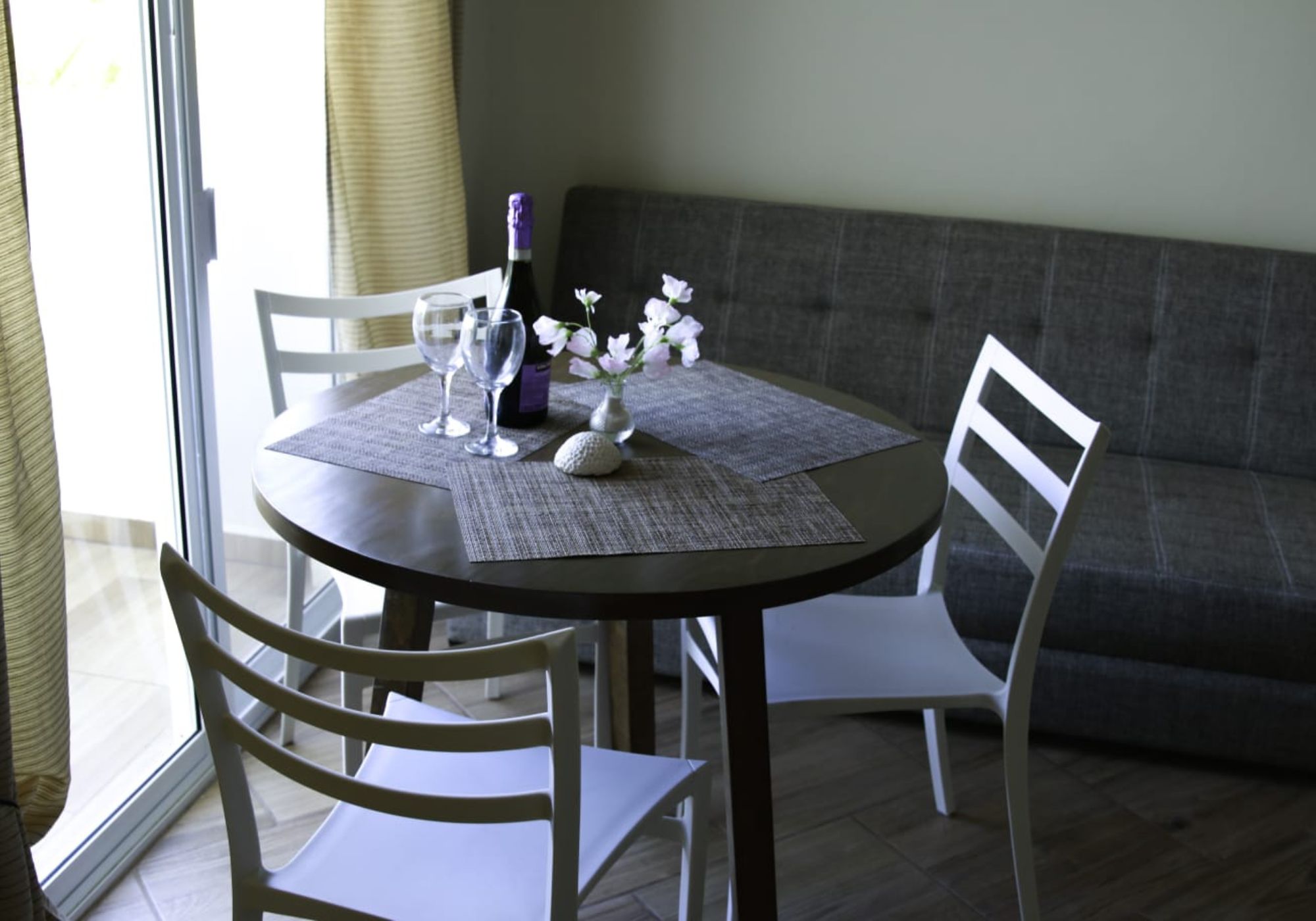 Hotel en operaci&oacute;n, a unos minutos de la playa, en venta Playa del Carmen.