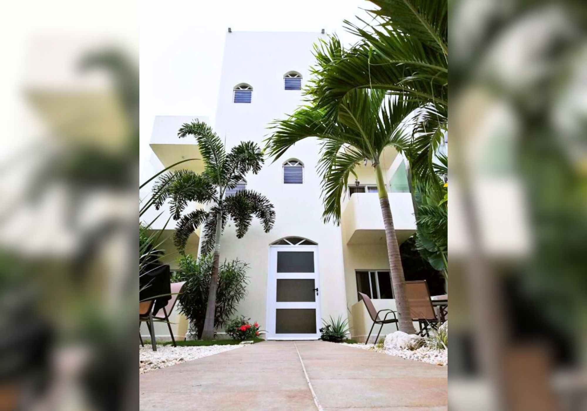 Hotel en operaci&oacute;n, a unos minutos de la playa, en venta Playa del Carmen.