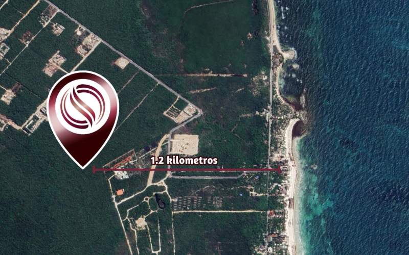 Venta de lote multifamiliar en Region 8 de 1,250 m2, cerca de la playa, Tulum.