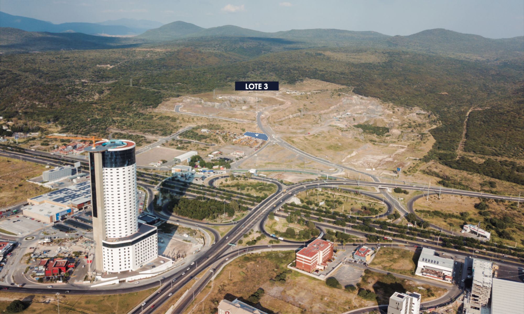 Macrolote uso mixto de 1,790 m2 en venta, en la entrada de Juriquilla.
