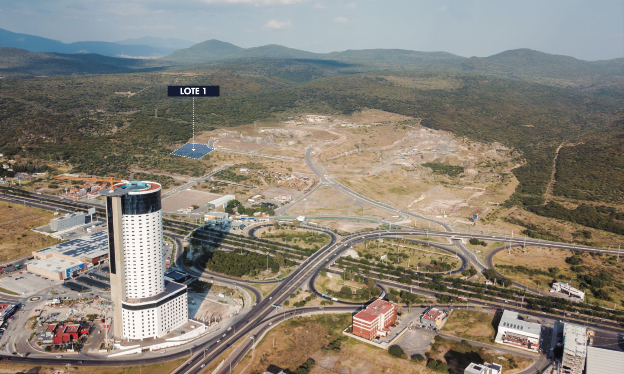 Macrolote de 2,565 m2 uso mixto, en zona comercial, en venta Quer&eacute;taro.