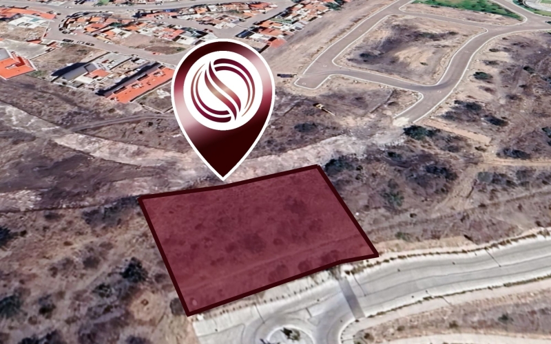 Macrolote mixto de 1,488 m2 en desarrollo urbano vertical, en venta Quer&eacute;taro.