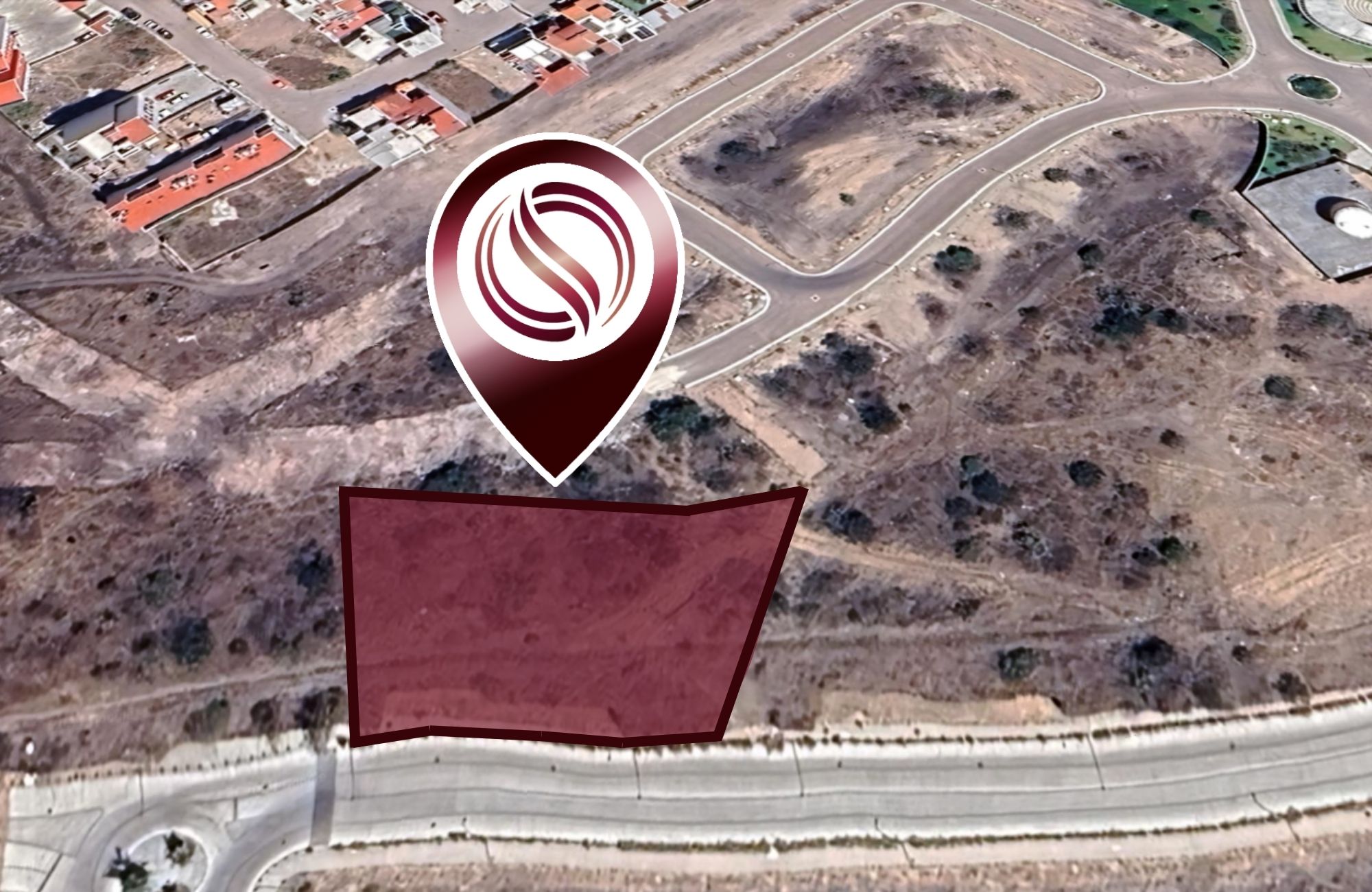 Macrolote mixto de 2,600 m2 en desarrollo urbano vertical, venta Quer&eacute;taro.