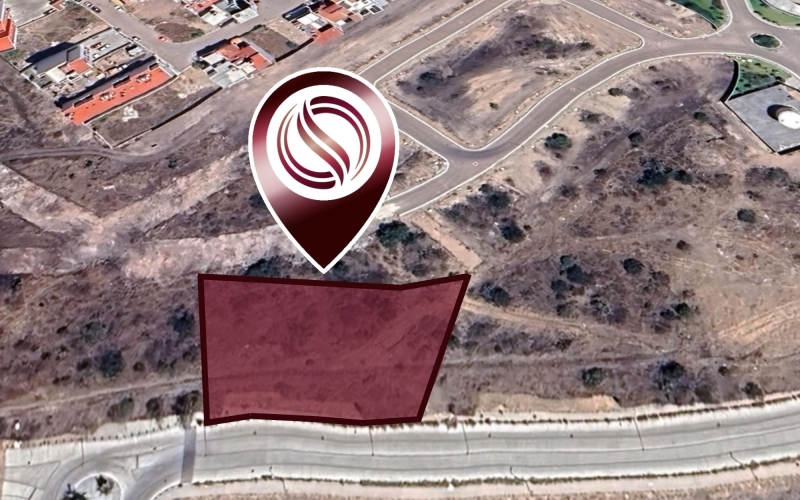 Macrolote mixto 1,789 m2 en desarrollo urbano vertical, venta Quer&eacute;taro.