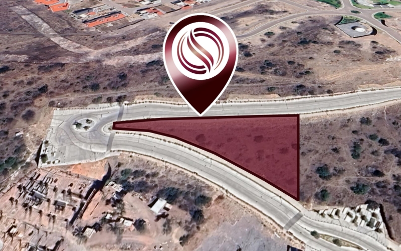 Macrolote mixto de 2,600 m2 en desarrollo urbano vertical, venta Quer&eacute;taro.