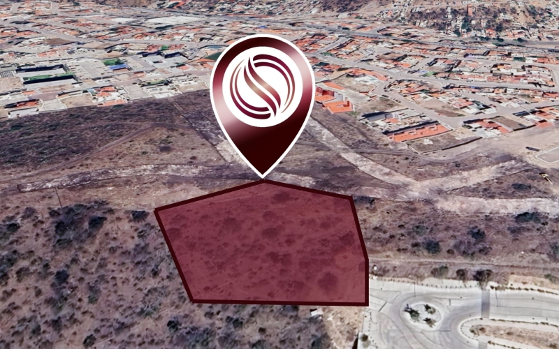 Macrolote mixto de 3,829 m2 en desarrollo urbano vertical, venta Quer&eacute;taro.