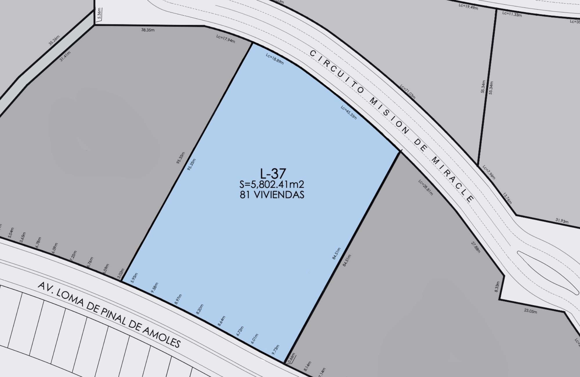 Macrolote mixto de 5,327 m2 en desarrollo urbano vertical, venta Quer&eacute;taro.
