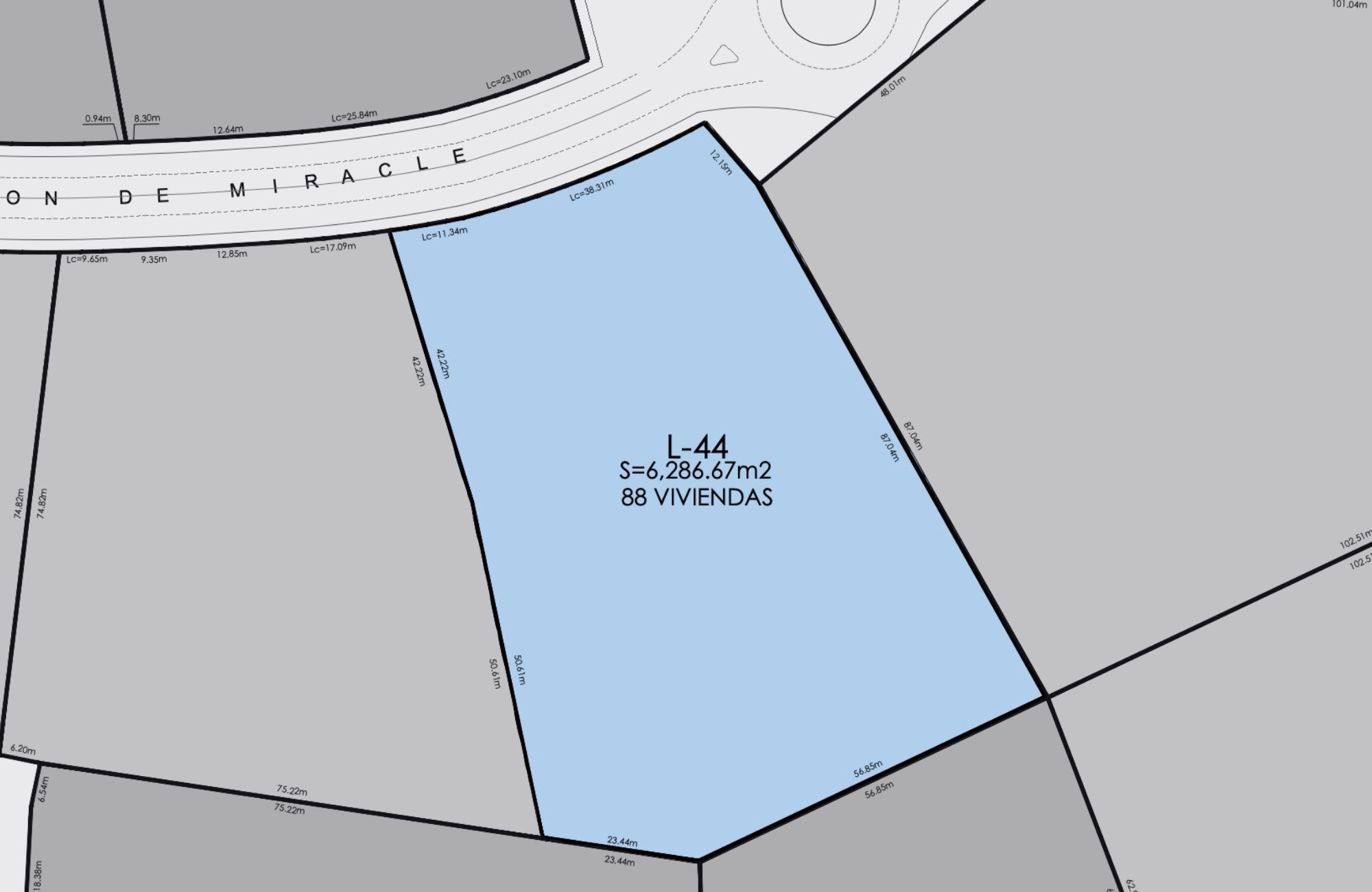 Macrolote mixto de 5,327 m2 en desarrollo urbano vertical, venta Quer&eacute;taro.