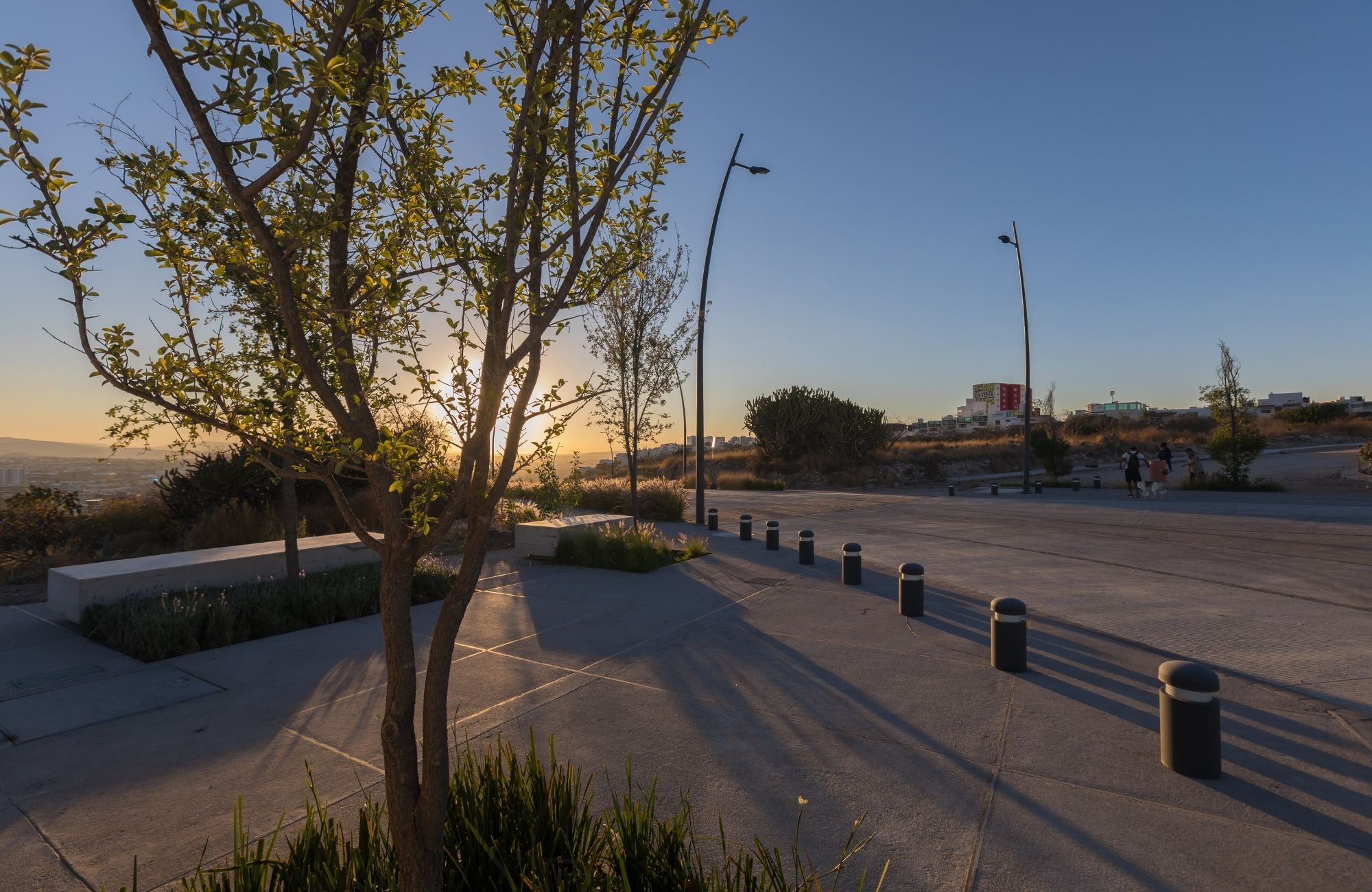 Macrolote mixto de 10,163 m2 en desarrollo urbano vertical, venta Quer&eacute;taro.