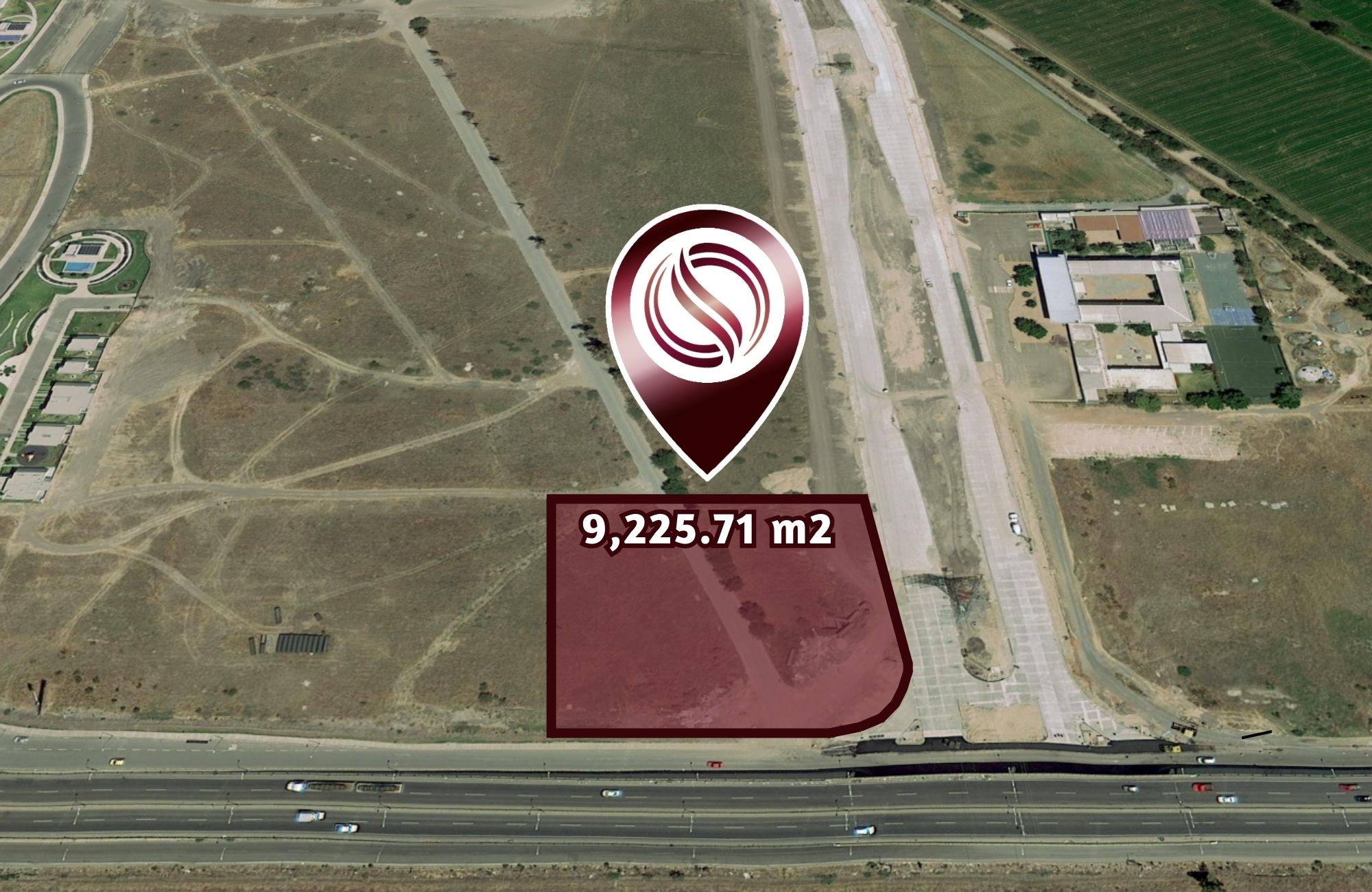 Macrolote comercial de 8,800 m2 sobre avenida, en preventa Quer&eacute;taro.