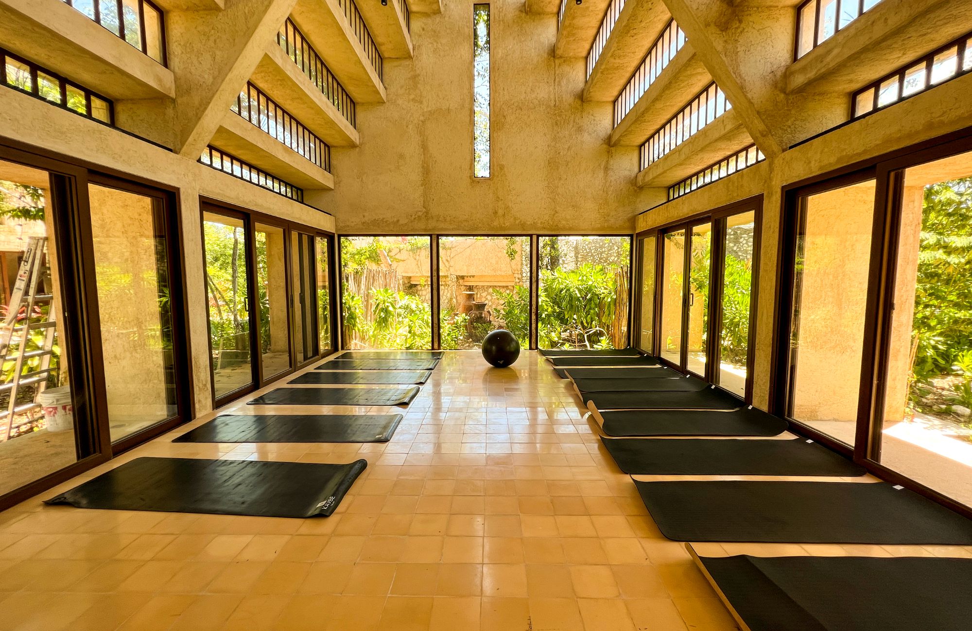 Macrolote premium de 1,549 m2, en residencial privado, en venta Tulum.