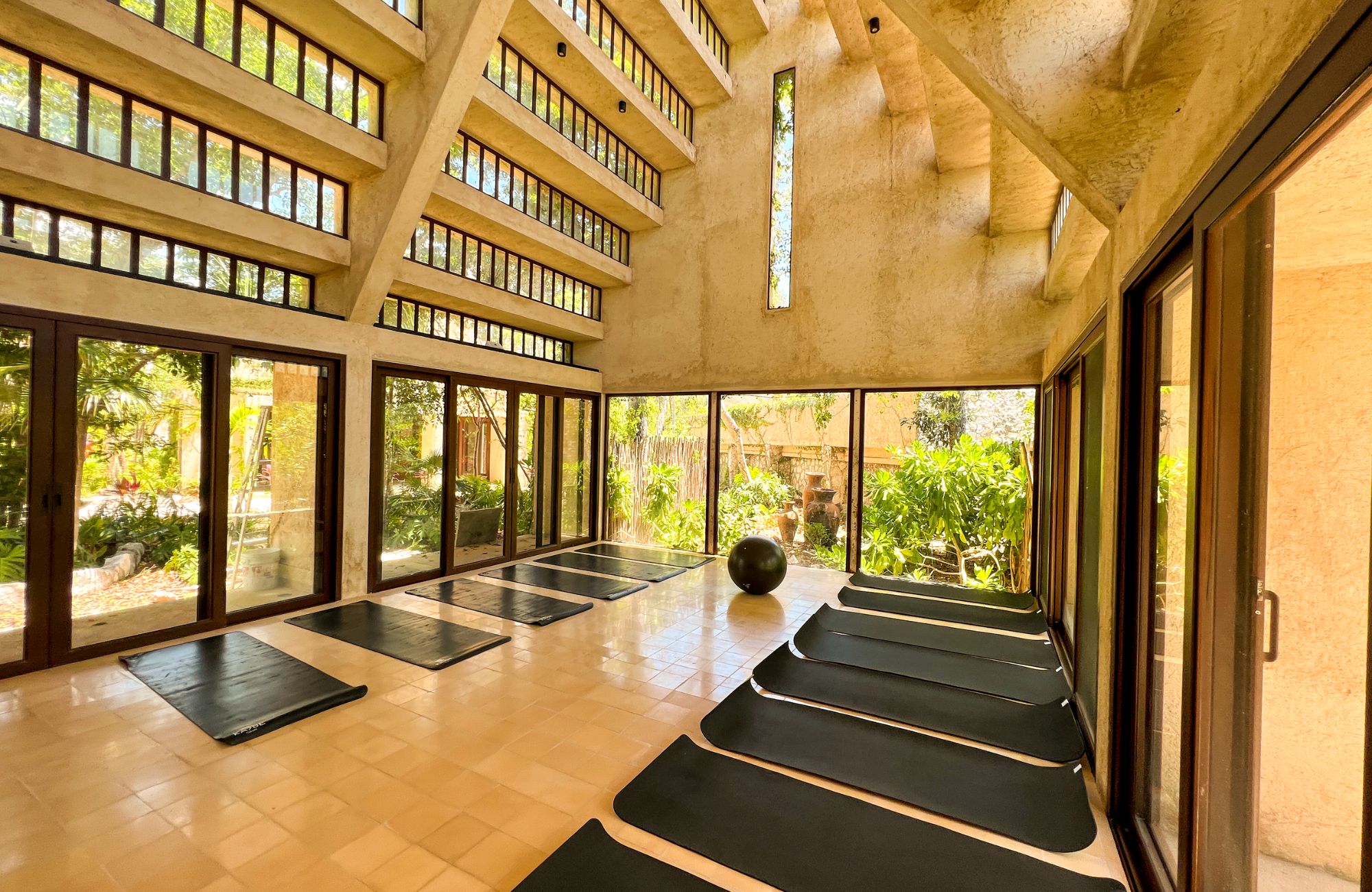 Macrolote premium de 1,549 m2, en residencial privado, en venta Tulum.