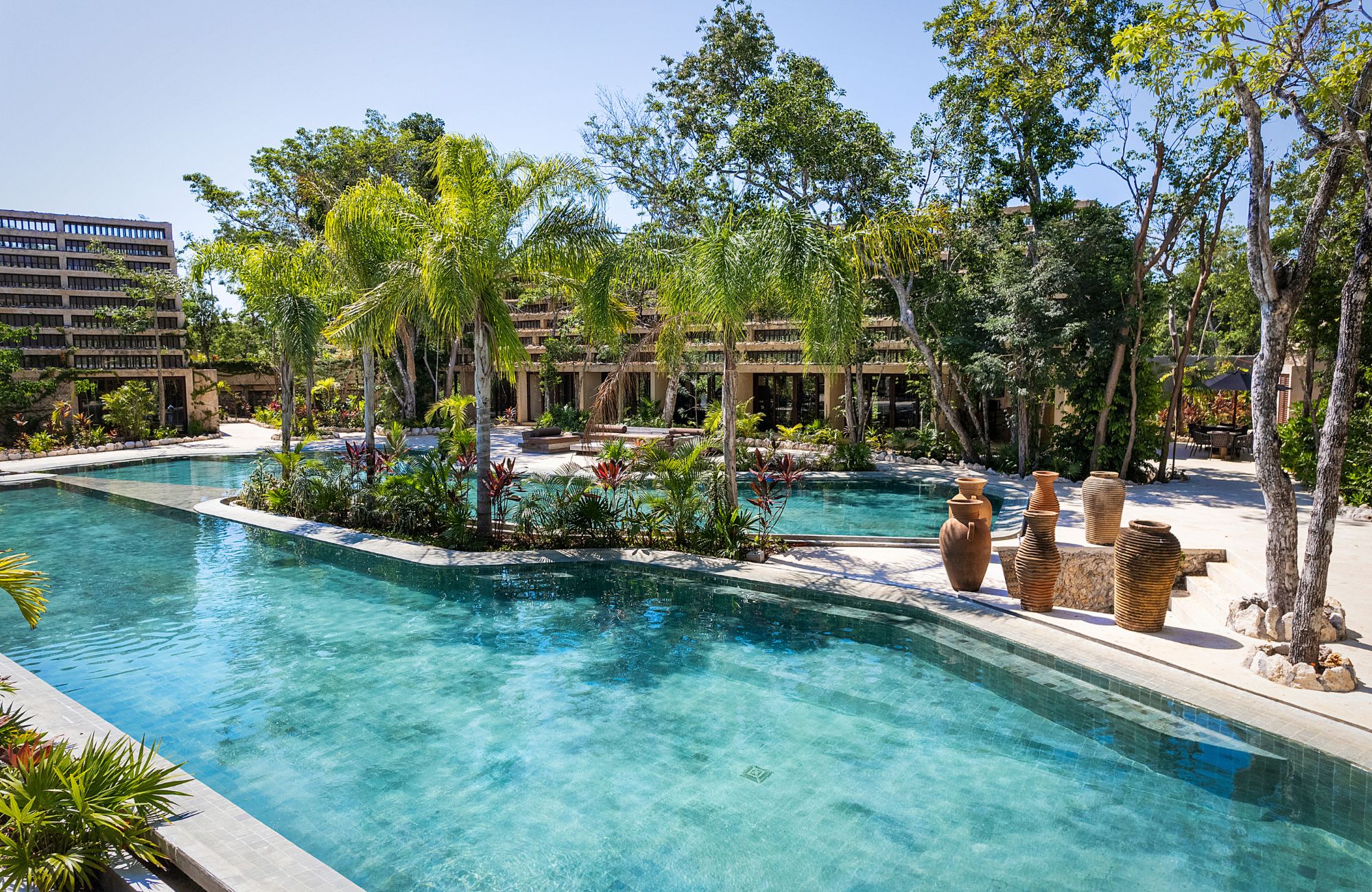 Macrolote multifamiliar de 951 m2, en residencial privado, en venta Tulum