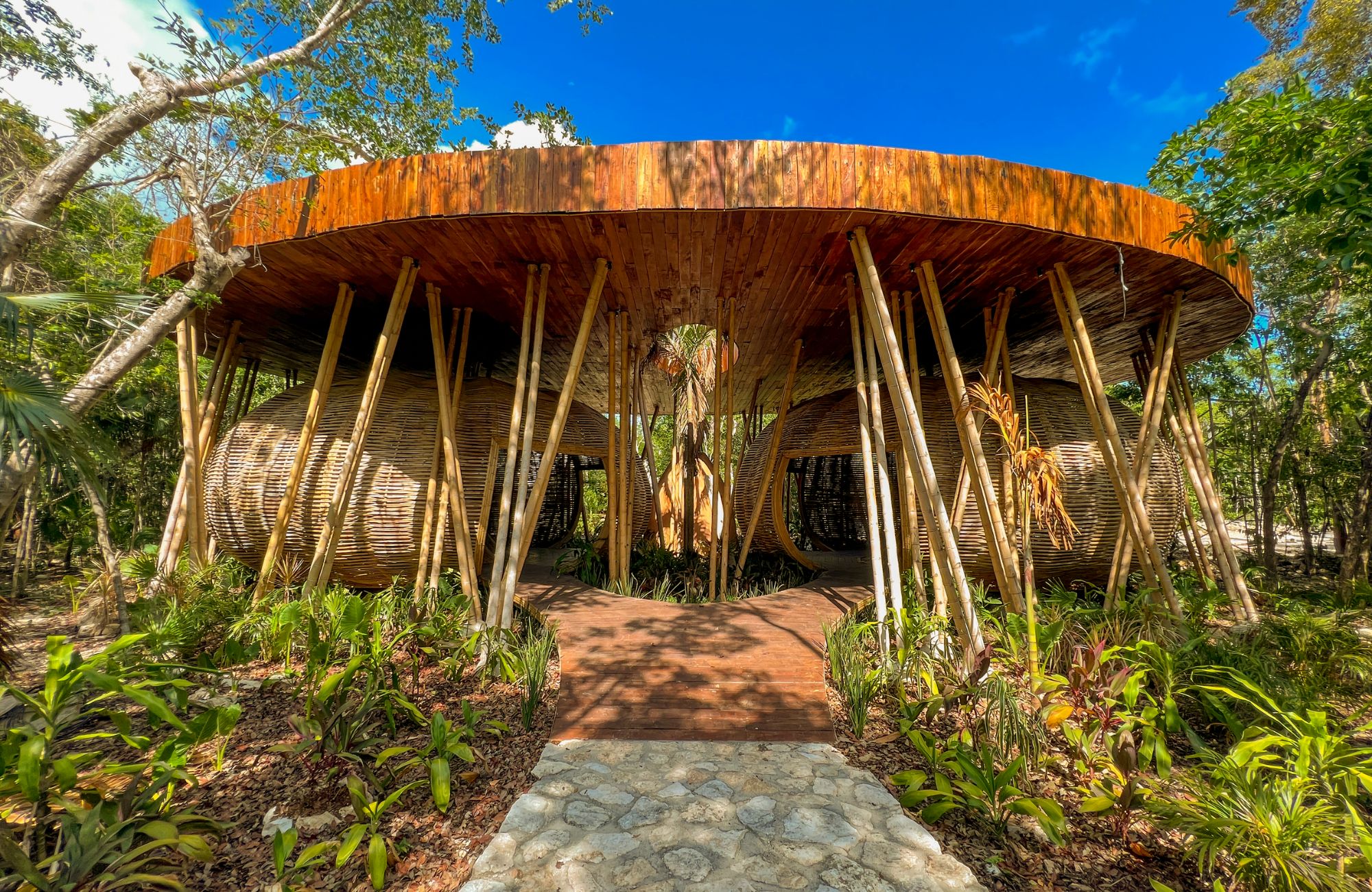 Macrolote multifamiliar de 912 m2, en residencial privado, en venta Tulum.