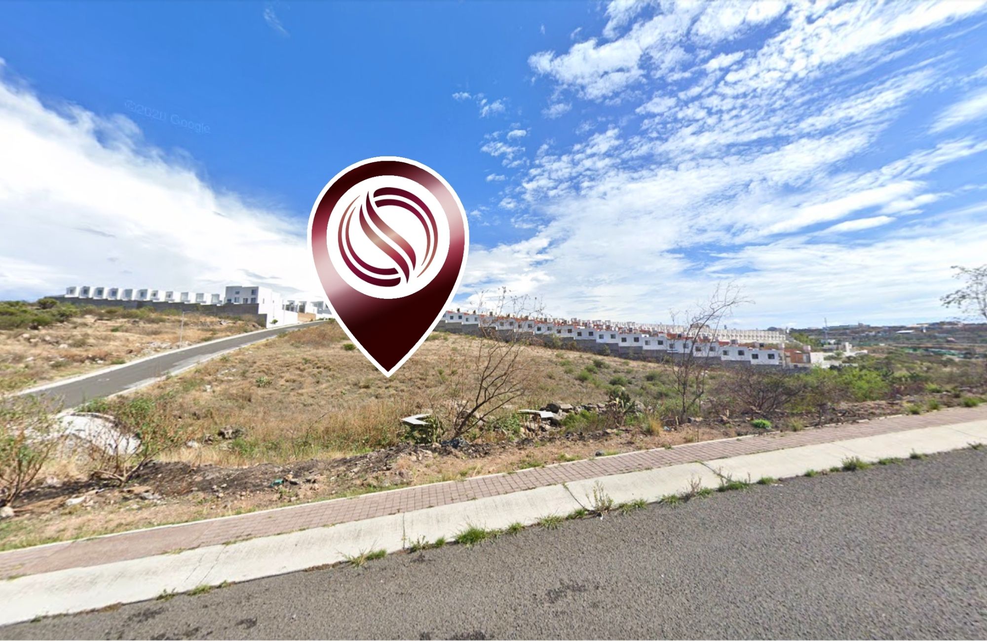 Lote de 12,062 m2, uso multifamiliar, en venta El Mirador, Quer&eacute;taro.