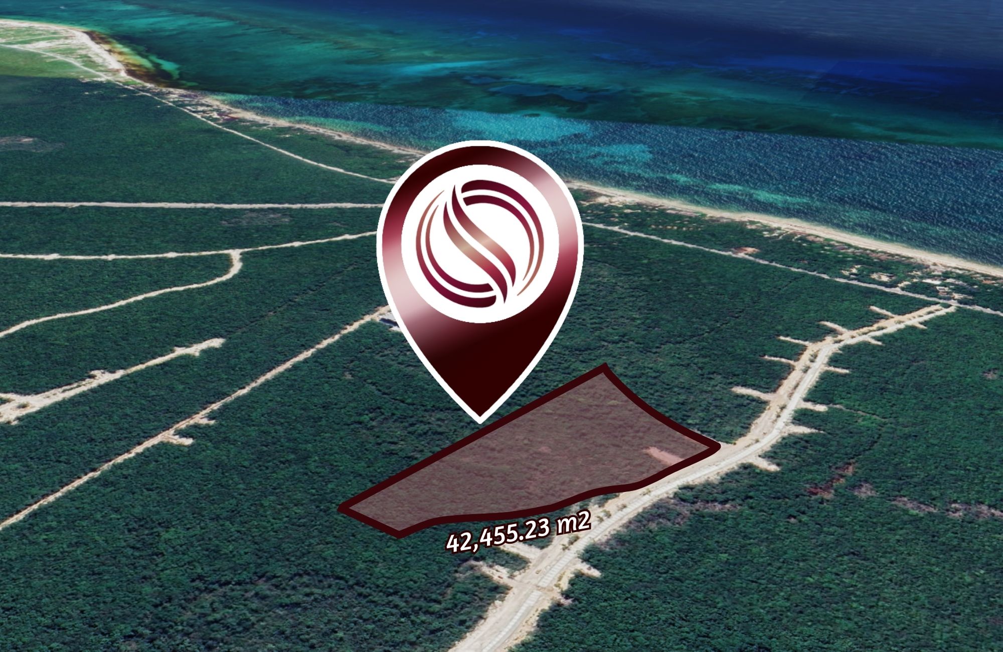 Terreno multifamiliar de 39,374 m2 a minutos del mar, en venta Aldea Zama Tulum.