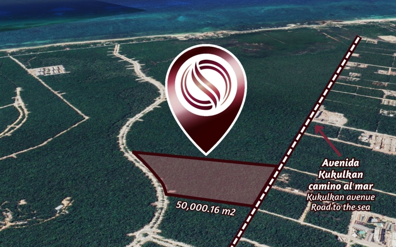 Terreno multifamiliar de 50,000 m2 a minutos del mar, en venta Aldea Zama Tulum.