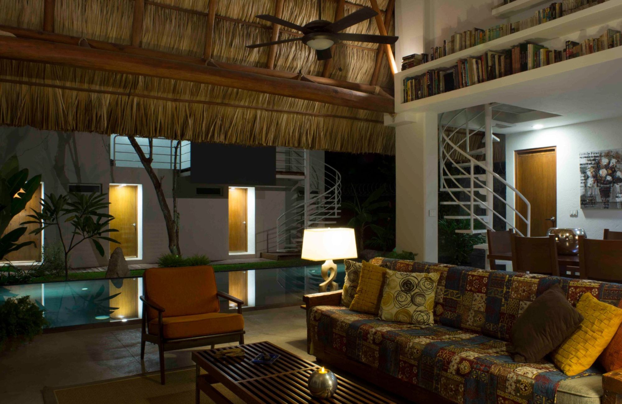 Boutique hotel with 6 bedrooms and private pool, for sale in Sector O, Huatulco.