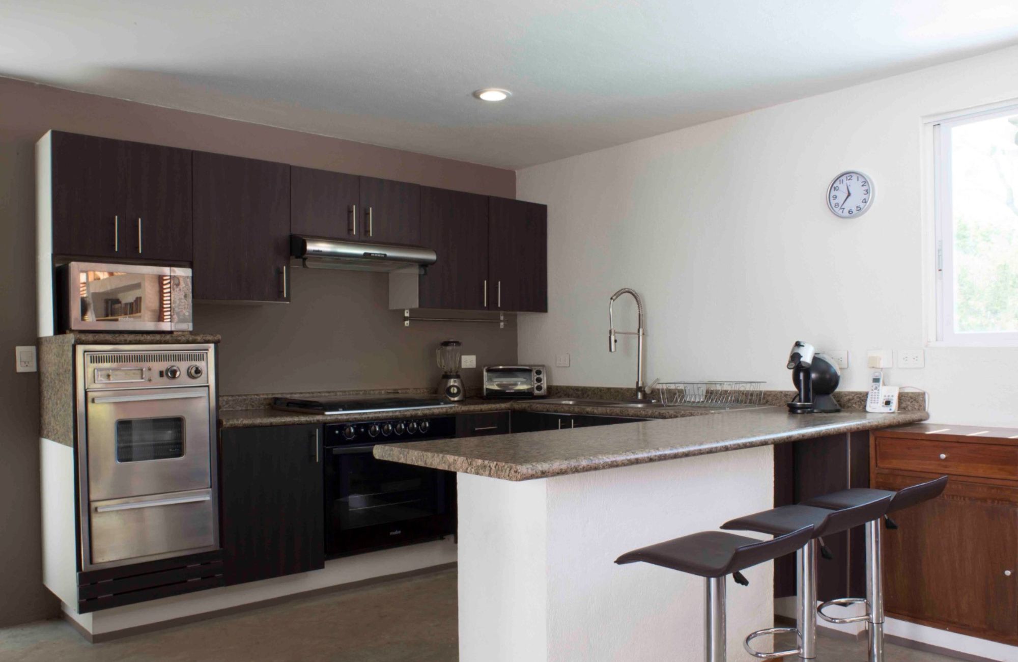 Boutique hotel with 6 bedrooms and private pool, for sale in Sector O, Huatulco.