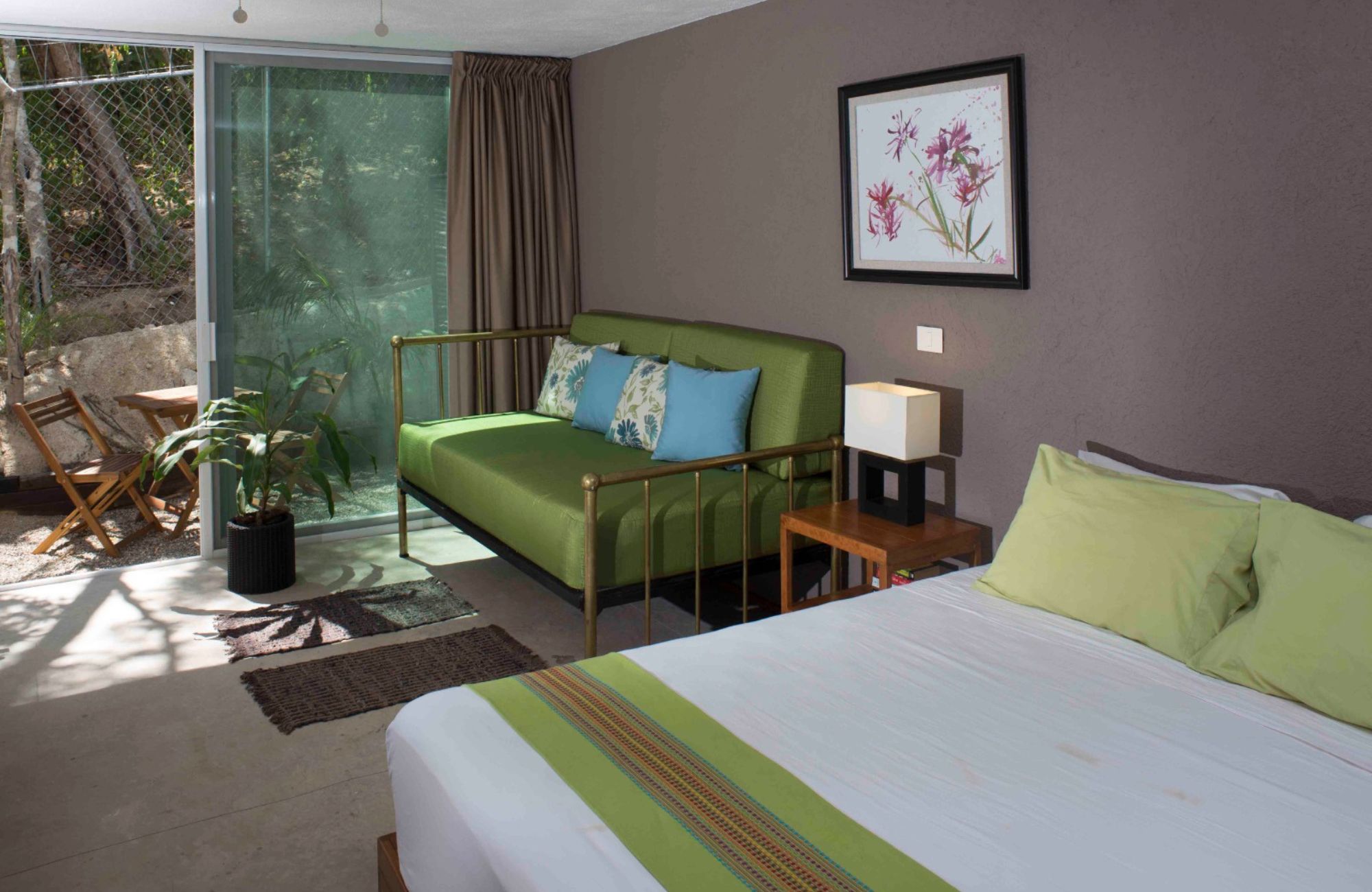 Boutique hotel with 6 bedrooms and private pool, for sale in Sector O, Huatulco.