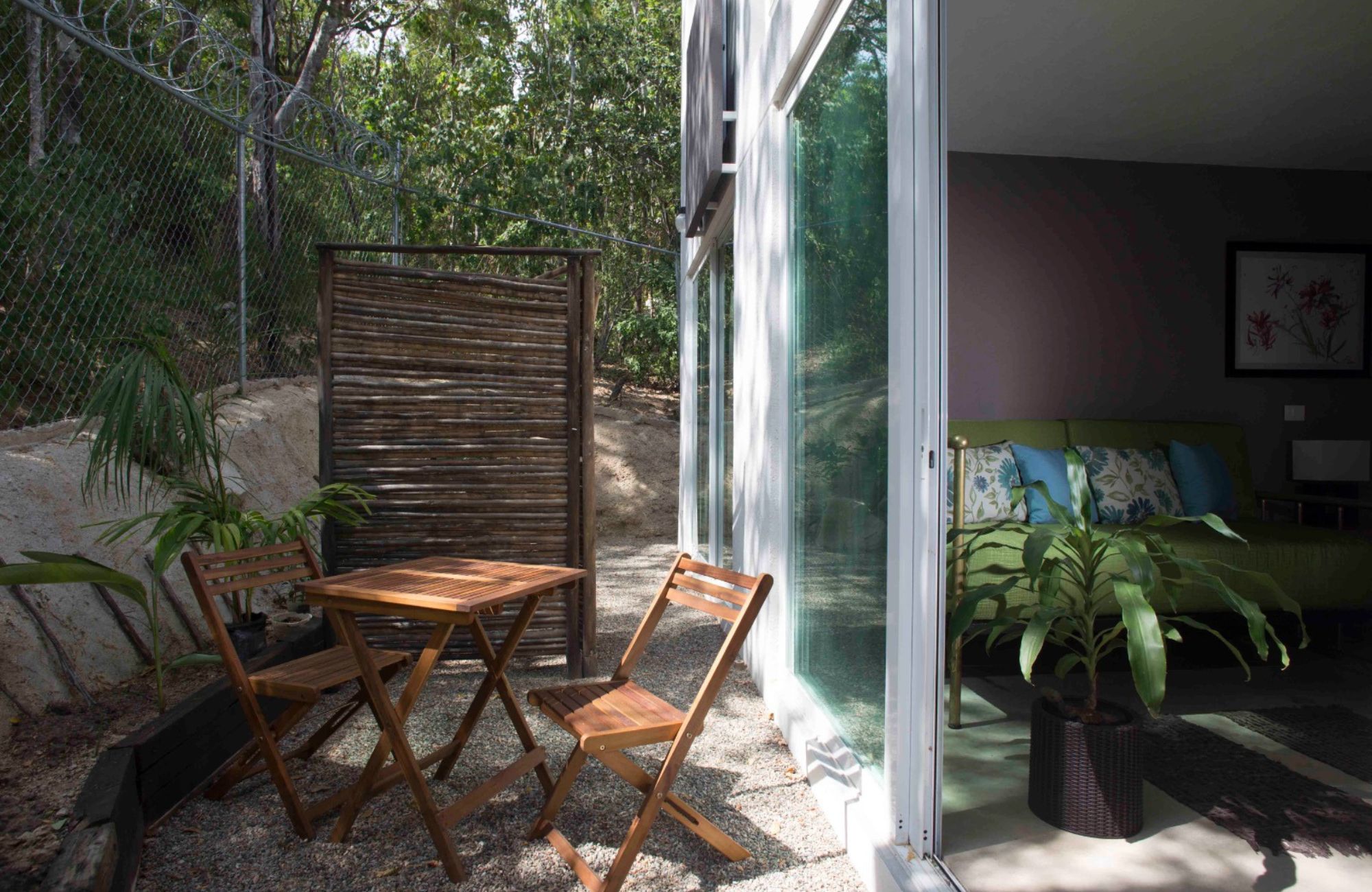 Boutique hotel with 6 bedrooms and private pool, for sale in Sector O, Huatulco.