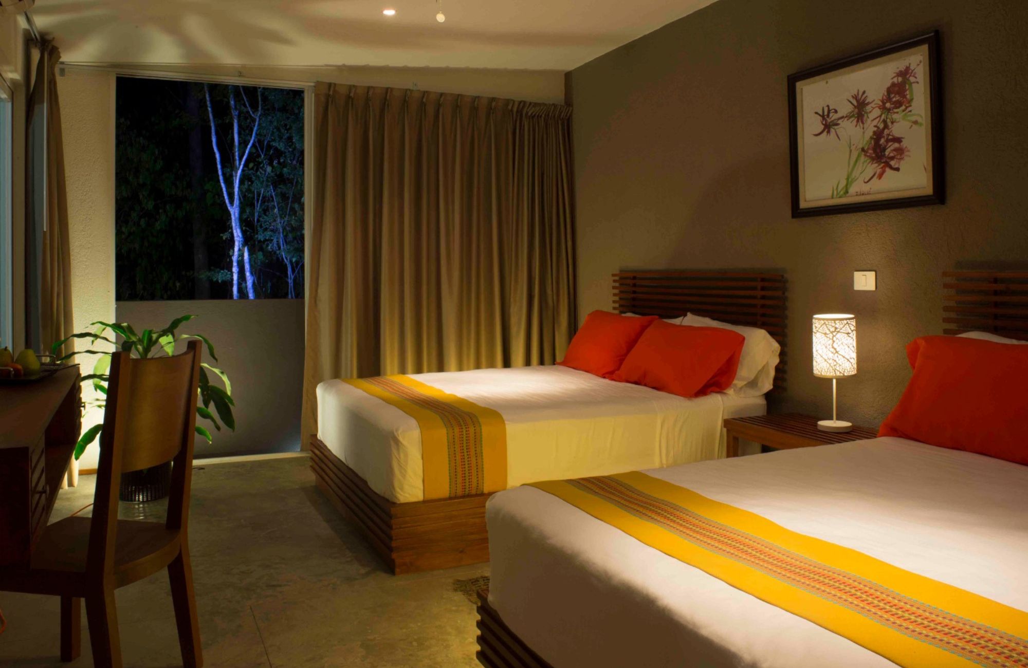 Boutique hotel with 6 bedrooms and private pool, for sale in Sector O, Huatulco.