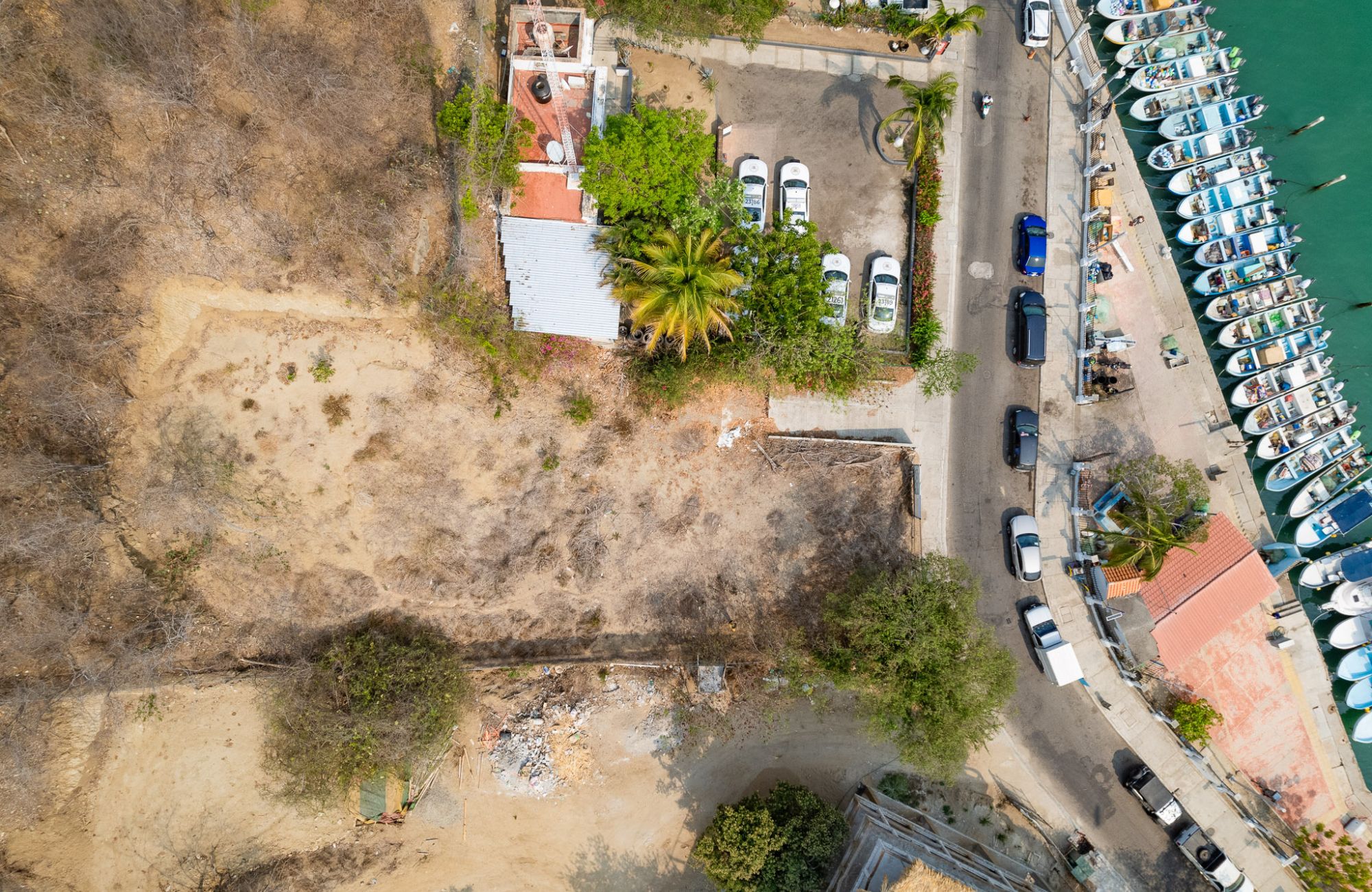 Terreno hotelero con vista al mar, cerca de la playa y la marina, en venta Huatulco.