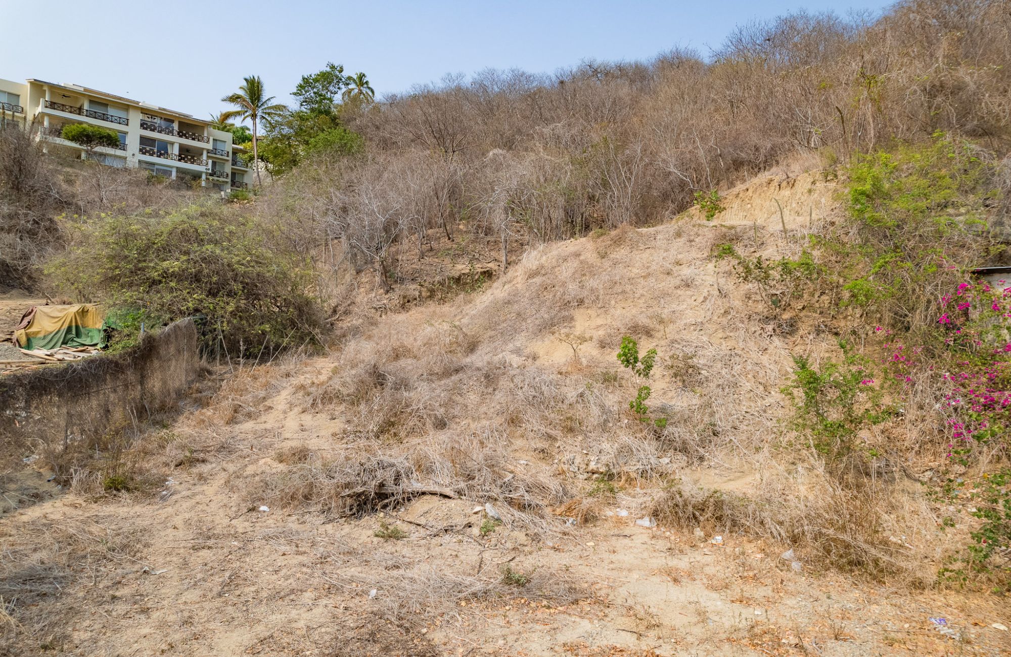 Terreno hotelero con vista al mar, cerca de la playa y la marina, en venta Huatulco.